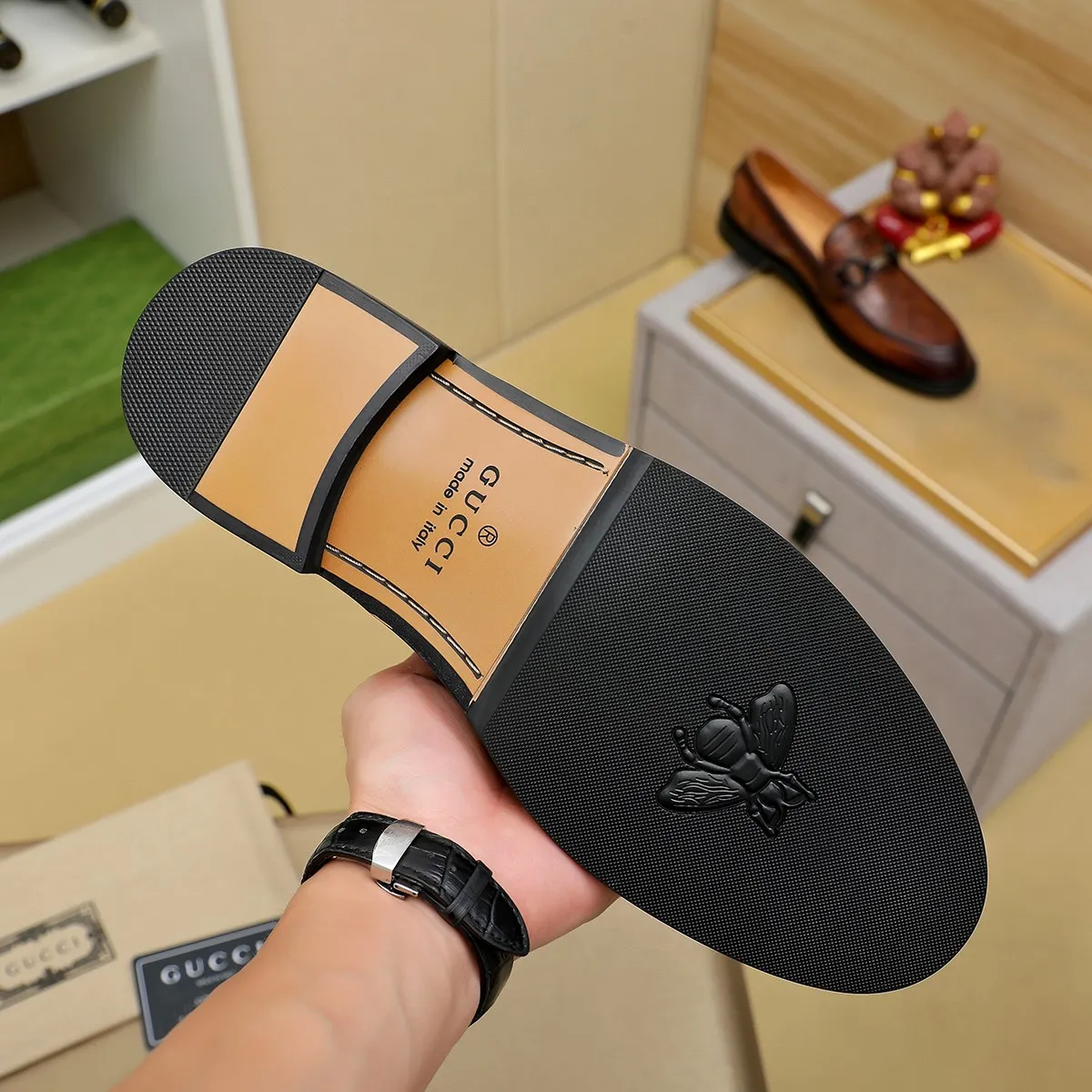 Men's shoes 💰460 💰💰Gucci official website men's business formal leather shoes update💥Hong Kong counters synchronize new styles💥completely one to one replica shipment👍zero difference in counter quality 0⃣️all made of imported first-layer cowhide on the outside with original hardware buckles➕water-dyed🐂leather lining production, color, code matching 39-44 (customized at 38.45.46)……